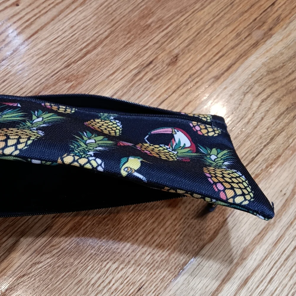 Vera Bradley Pencil Pouch Lighten Up Toucan Party! PINEAPPLES‎ TOUCAN
